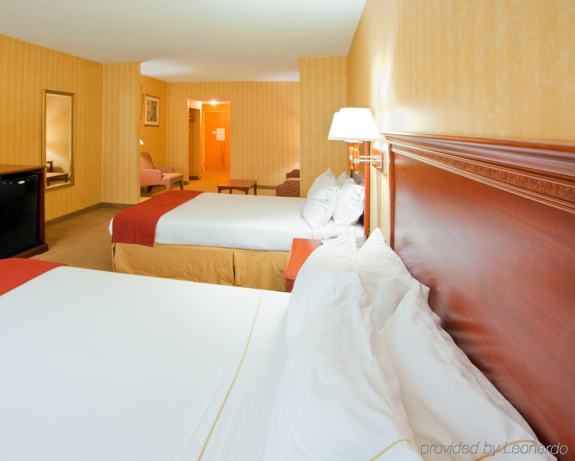Holiday Inn Express Hotel & Suites Woodbridge, An Ihg Hotel Cameră foto
